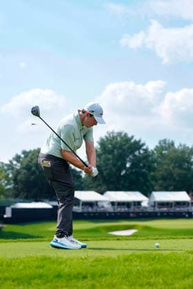 August 29, 2026, Atlanta, Georgia, USA: Matt Fitzpatrick (England) hits his tee shot on the 9th hole, during the third round at East Lake Golf Club. Atlanta USA - ZUMAd212 20260829_zsp_d212_145 Copyright: xRichardxDolex