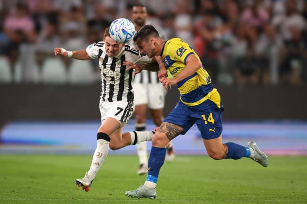 Juventus v Parma - Serie A - Allianz Stadium Turin, Italy, 29th August 2026. Francisco Conceicao of Juventus anticipates Emanuele Valeri of Parma Calcio to the ball during the Juventus vs Parma Serie A match at Allianz Stadium, Turin. Picture credit should read: Jonathan Moscrop Turin Allianz Stadium Italy