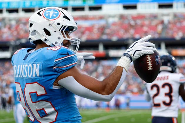 NASHVILLE, TN - AUGUST 29: Tennessee Titans tight end Kylen Granson (86) celebrates a first down after making a catch during a preseason game between the Tennessee Titans and Chicago Bears, August 29, 2026 at Nissan Stadium in Nashville, Tennessee. (Photo by Matthew Maxey Icon Sportswire) NFL, American Football Herren, USA AUG 29 Bears at Titans EDITORIAL USE ONLY Icon260829007