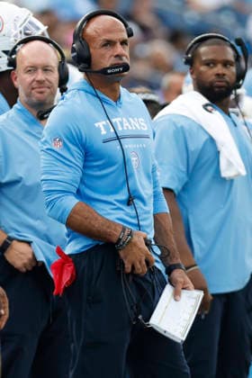 NASHVILLE, TN - AUGUST 29: Tennessee Titans head coach Robert Saleh looks on during a preseason game between the Tennessee Titans and Chicago Bears, August 29, 2026 at Nissan Stadium in Nashville, Tennessee. (Photo by Matthew Maxey Icon Sportswire) NFL, American Football Herren, USA AUG 29 Bears at Titans EDITORIAL USE ONLY Icon260829009