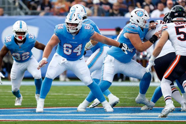 NASHVILLE, TN - AUGUST 29: Tennessee Titans offensive lineman Jackson Slater (64) during a preseason game between the Tennessee Titans and Chicago Bears, August 29, 2026 at Nissan Stadium in Nashville, Tennessee. (Photo by Matthew Maxey Icon Sportswire) NFL, American Football Herren, USA AUG 29 Bears at Titans EDITORIAL USE ONLY Icon260829014