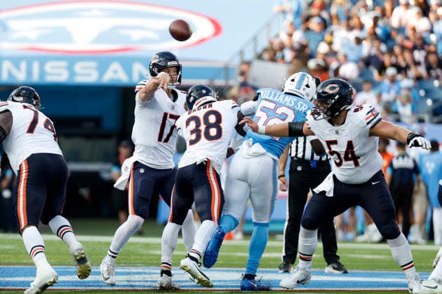 NASHVILLE, TN - AUGUST 29: Chicago Bears quarterback Tyson Bagent (17) throws a pass during a preseason game between the Tennessee Titans and Chicago Bears, August 29, 2026 at Nissan Stadium in Nashville, Tennessee. (Photo by Matthew Maxey Icon Sportswire) NFL, American Football Herren, USA AUG 29 Bears at Titans EDITORIAL USE ONLY Icon260829021
