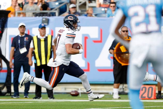 NASHVILLE, TN - AUGUST 29: Chicago Bears quarterback Tyson Bagent (17) runs on a quarterback keeper during a preseason game between the Tennessee Titans and Chicago Bears, August 29, 2026 at Nissan Stadium in Nashville, Tennessee. (Photo by Matthew Maxey Icon Sportswire) NFL, American Football Herren, USA AUG 29 Bears at Titans EDITORIAL USE ONLY Icon260829023