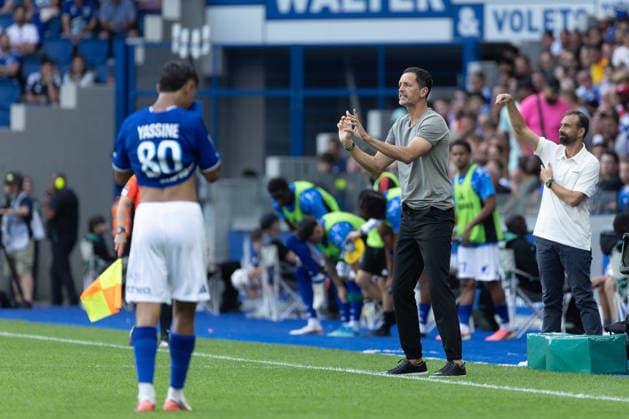 Gessime Yassine Trainer Hugo Oliveira seen during Ligue 1 26 27 game between teams of RSC Strasbourg and RC Lens at Stade de la Meinau (Benjamin Faes Ball Raw Images) Strasbourg Stade de la Meinau France Copyright: xBenjaminxFaesx 0W4A0522