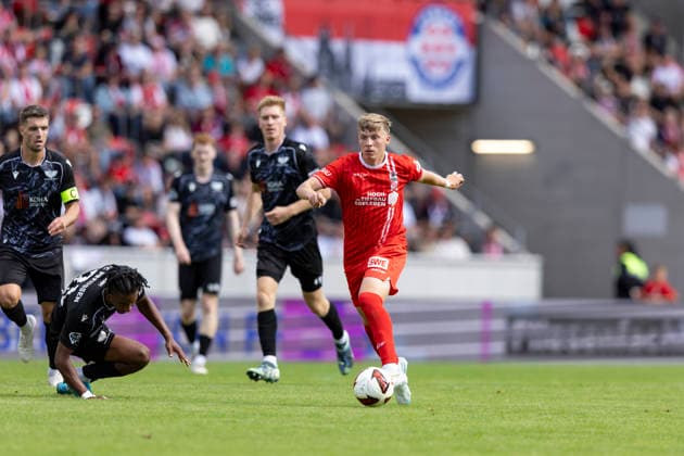Northeast Regional League: FC Rot Weiß Erfurt vs. BFC Preussen Erfurt, August 29, 2026; Marco Ferdinand Wolf, 10, FC Rot Weiß Erfurt; Northeast Regional League: FC Rot Weiß Erfurt vs. BFC Preussen, Steigerwaldstadion, Erfurt, August 29, 2026 Copyright: xBEAUTIFULxSPORTS Duehringx