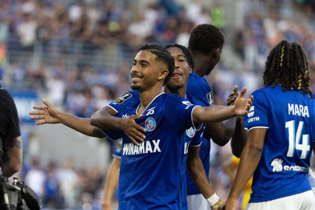 strasbourg celebrating seen during Ligue 1 26 27 game between teams of RSC Strasbourg and RC Lens at Stade de la Meinau (Benjamin Faes Ball Raw Images) Strasbourg Stade de la Meinau France Copyright: xBenjaminxFaesx 0W4A6670