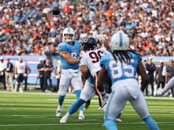 Aug 29, 2026; Nashville, Tennessee, USA; Tennessee Titans quarterback Will Levis (8) targets Tennessee Titans wide receiver K.J. Osborn (85) during the NFL, American Football Herren, USA preseason game between the Chicago Bears and the Tennessee Titans at Nissan Stadium (Nashville). Mandatory Credit: -Cal Media NFL 2026: Bears Vs Titans AUG 29  - ZUMAc04_ 20260829_zma_c04_083 Copyright: xStephenxFurstx