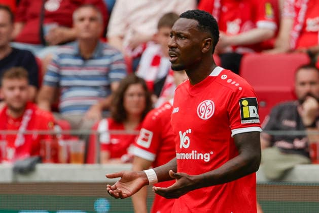 Im Bild: Verwunderung bei Sheraldo Becker (FSV Mainz 05, 23) 29.08.2026, FSV Mainz 05 - SC Paderborn 07, 1. Bundesliga, 1. Spieltag, Deutschland, Mainz, MEWA Arena, DFL REGULATIONS PROHIBIT ANY USE OF PHOTOGRAPHS AS IMAGE SEQUENCES AND OR QUASI-VIDEO. *** Pictured: Sheraldo Becker of FSV Mainz 05 looks surprised, August 29, 2026, FSV Mainz 05 vs. SC Paderborn 07, Bundesliga 1, Matchday 1, Germany, Mainz, MEWA Arena, DFL REGULATIONS PROHIBIT ANY USE OF PHOTOGRAPHS AS IMAGE SEQUENCES AND OR QUASI-VIDEO Copyright: HMBxMedia xJulienxBecker