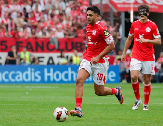 Im Bild: Nadiem Amiri (FSV Mainz 05, 10) am Ball 29.08.2026, FSV Mainz 05 - SC Paderborn 07, 1. Bundesliga, 1. Spieltag, Deutschland, Mainz, MEWA Arena, DFL REGULATIONS PROHIBIT ANY USE OF PHOTOGRAPHS AS IMAGE SEQUENCES AND OR QUASI-VIDEO. *** Pictured: Nadiem Amiri of FSV Mainz 05, No. 10 with the ball, August 29, 2026, FSV Mainz 05 vs. SC Paderborn 07, Bundesliga 1, Matchday 1, Germany, Mainz, MEWA Arena, DFL REGULATIONS PROHIBIT ANY USE OF PHOTOGRAPHS AS IMAGE SEQUENCES AND OR QUASI-VIDEO Copyright: HMBxMedia xJulienxBecker