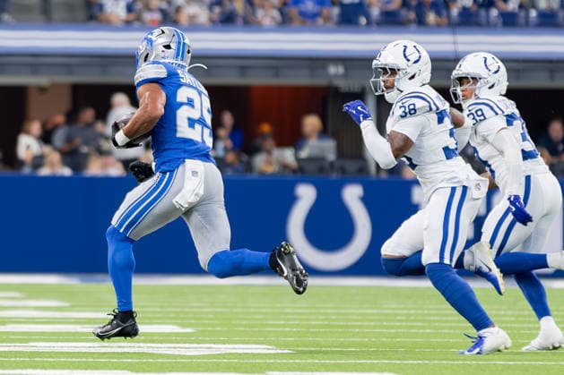 August 29, 2026, Indianapolis, Indiana, U.S: Detroit Lions running back Jacob Saylors (25) runs away from Indianapolis Colts safety Jonathan Owens (38) and Indianapolis Colts defensive back Rob Carter Jr. (39) on a run during the preseason game between the Detroit Lions and the Indianapolis Colts at Lucas Oil Stadium, Indianapolis, Indiana. Indianapolis U.S - ZUMAs304 20260829_zaf_s304_043 Copyright: xScottxStuartx