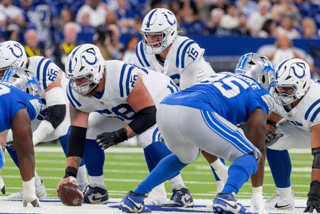 August 29, 2026, Indianapolis, Indiana, U.S: Indianapolis Colts quarterback Riley Leonard (15) prepares to take the snap during the preseason game between the Detroit Lions and the Indianapolis Colts at Lucas Oil Stadium, Indianapolis, Indiana. NFL, American Football Herren, USA 2026 Lions 25-16 Colts  - ZUMAs304 20260829_zaf_s304_031 Copyright: xScottxStuartx