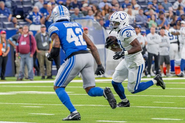 August 29, 2026, Indianapolis, Indiana, U.S: Indianapolis Colts running back DJ Giddens (21) runs with the ball during the preseason game between the Detroit Lions and the Indianapolis Colts at Lucas Oil Stadium, Indianapolis, Indiana. Indianapolis U.S - ZUMAs304 20260829_zaf_s304_065 Copyright: xScottxStuartx