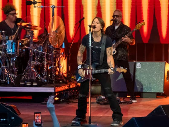 GRAND BLANC, MI - AUGUST 29: Country Music Artist Keith Urban performs after the second round of the PGA, Golf Herren TOUR Champions The Ally Challenge on August 29, 2026, at Warwick Hills Golf and Country Club in Grand Blanc, Michigan. (Photo by Joseph Weiser Icon Sportswire) GOLF: AUG 29 PGA TOUR Champions The Ally Challenge EDITORIAL USE ONLY Icon260829043