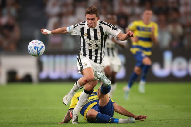 Juventus v Parma - Serie A - Allianz Stadium Turin, Italy, 29th August 2026. Emanuele Valeri of Parma Calcio challenges Francisco Conceicao of Juventus during the Juventus vs Parma Serie A match at Allianz Stadium, Turin. Picture credit should read: Jonathan Moscrop Turin Allianz Stadium Italy