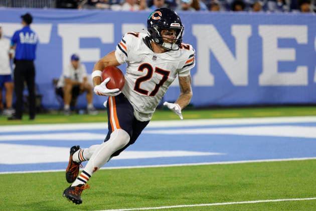NASHVILLE, TN - AUGUST 29: Chicago Bears wide receiver Kaden Davis (27) returns a kick during a preseason game between the Tennessee Titans and Chicago Bears, August 29, 2026 at Nissan Stadium in Nashville, Tennessee. (Photo by Matthew Maxey Icon Sportswire) NFL, American Football Herren, USA AUG 29 Bears at Titans EDITORIAL USE ONLY Icon260829044