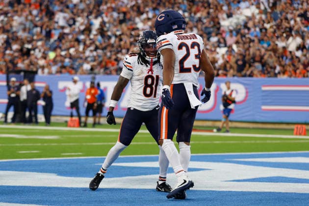NASHVILLE, TN - AUGUST 29: Chicago Bears wide receiver Zavion Thomas (81) celebrates with Chicago Bears running back Roschon Johnson (23) after he ran for a touchdown during a preseason game between the Tennessee Titans and Chicago Bears, August 29, 2026 at Nissan Stadium in Nashville, Tennessee. (Photo by Matthew Maxey Icon Sportswire) NFL, American Football Herren, USA AUG 29 Bears at Titans EDITORIAL USE ONLY Icon260829047