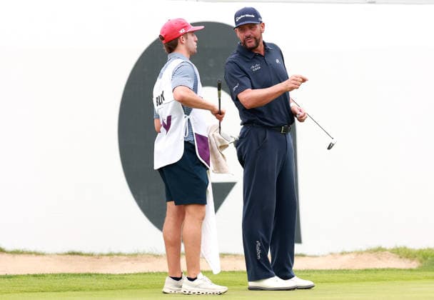 The Ally Challenge GRAND BLANC,MICHIGAN-AUGUST 29: Michael Block of California talks with his caddie at the 18th green during the second round of The Ally Challenge presented by McLaren at Warwick Hills Golf & Country Club, Grand Blanc, MI, USA Saturday, August 29, 2026. Grand Blanc Michigan United States  Copyright: xAmyxLemusx originalFilename:lemus-theallyc260829_nphvw.jpg