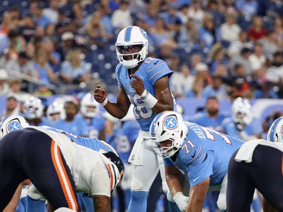 Aug 29, 2026; Nashville, Tennessee, USA; Tennessee Titans quarterback Hendon Hooker (16) calls out the play before the snap during the NFL, American Football Herren, USA preseason game between the Chicago Bears and the Tennessee Titans at Nissan Stadium (Nashville). Mandatory Credit: -Cal Media Nashville USA - ZUMAc04_ 20260829_zma_c04_219 Copyright: xStephenxFurstx