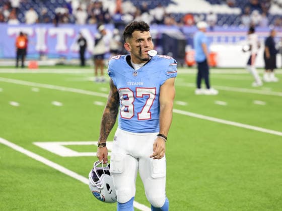 Aug 29, 2026; Nashville, Tennessee, USA; Tennessee Titans wide receiver Xavier Restrepo (87) walks of the fields after the NFL, American Football Herren, USA preseason game between the Chicago Bears and the Tennessee Titans at Nissan Stadium (Nashville). Mandatory Credit: -Cal Media Nashville USA - ZUMAc04_ 20260829_zma_c04_220 Copyright: xStephenxFurstx