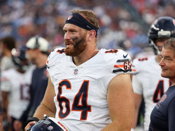 NFL, American Football Herren, USA 2026: Bears Vs Titans AUG 29 Aug 29, 2026; Nashville, Tennessee, USA; Chicago Bears center Jaren Kump (64) heads to the bench during the NFL preseason game between the Chicago Bears and the Tennessee Titans at Nissan Stadium (Nashville). Mandatory Credit: Stephen Furst-Cal Media (Credit Image: Â Stephen Furst Cal Sport Media) Nashville Tennessee USA EDITORIAL USE ONLY Copyright: xx ZUMA-20260829_zma_c04_216.jpg StephenxFurstx csmphotothree515416
