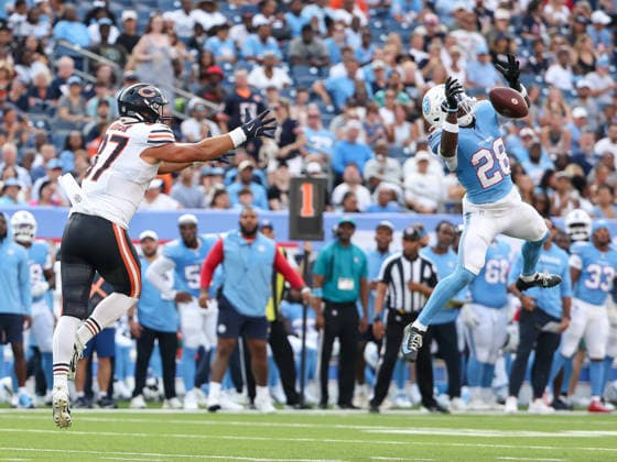 NFL, American Football Herren, USA 2026: Bears Vs Titans AUG 29 Aug 29, 2026; Nashville, Tennessee, USA; Tennessee Titans safety Jerrick Reed II (28) nearly intercepts a ball intended for Chicago Bears tight end Sam Roush (87) during the NFL preseason game between the Chicago Bears and the Tennessee Titans at Nissan Stadium (Nashville). Mandatory Credit: Stephen Furst-Cal Media (Credit Image: Â Stephen Furst Cal Sport Media) Nashville Tennessee USA EDITORIAL USE ONLY Copyright: xx ZUMA-20260829_zma_c04_215.jpg StephenxFurstx csmphotothree515417
