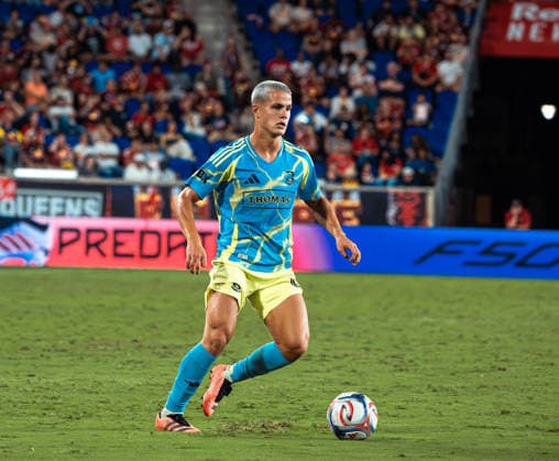 August 29, 2026, Harrison, New Jersey, USA: CAVAN SULLIVAN (6) of the Philadelphia Union controls the ball during a Major League Soccer match against the New York Red Bulls at Sports Illustrated Stadium. Harrison USA - ZUMAp306 20260829_znp_p306_004 Copyright: xOmarxPerezxLopezx