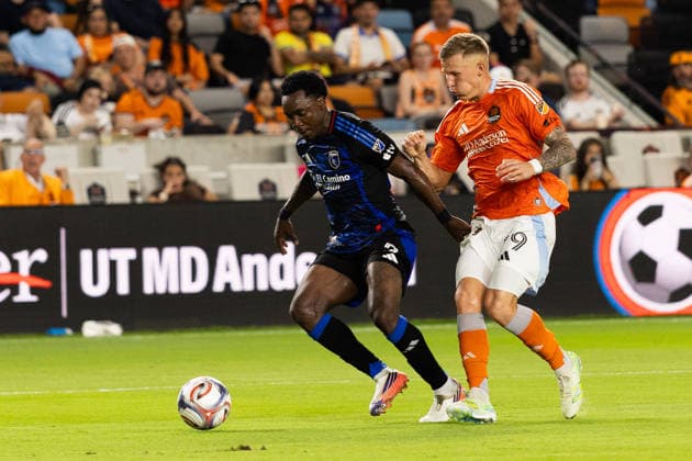 August 29, 2026, Houston, Texas, USA: San Jose Earthquakes forward LUKA JOVANOVIC (9) battles Houston Dynamo FC midfielder MATEUSZ BOGUSZ (19) for the ball during the first half of an MLS, Fussball Herren, USA match against the Houston Dynamo on August 29, 2026, at Shell Energy Stadium in Houston, Texas. Houston USA - ZUMAg287 20260829_zsp_g287_006 Copyright: xMatthewxGuzmanx