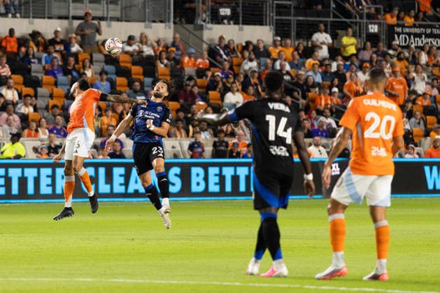 August 29, 2026, Houston, Texas, USA: San Jose Earthquakes midfielder EDUARD LOWEN (23) battles Houston Dynamo FC defender ANTONIO CARLOS (3) fpr the ball during the first half of an MLS, Fussball Herren, USA match against the Houston Dynamo on August 29, 2026, at Shell Energy Stadium in Houston, Texas. Soccer 2026: San Jose Earthquakes Vs Houston Dynamo  - ZUMAg287 20260829_zsp_g287_018 Copyright: xMatthewxGuzmanx