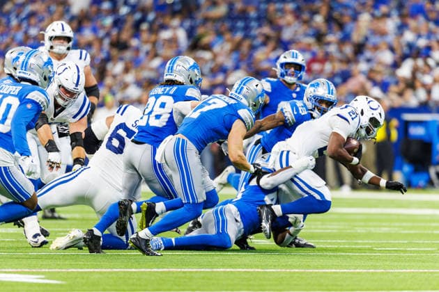 Aug 29, 2026; Indianapolis, Indiana, USA; Indianapolis Colts running back Dj Giddens (21) runs with the ball during NFL, American Football Herren, USA preseason game action against the Detroit Lions at Lucas Oil Stadium. Mandatory Credit: -Cal Media Indianapolis USA - ZUMAc04_ 20260829_zma_c04_262 Copyright: xJohnxMersitsx