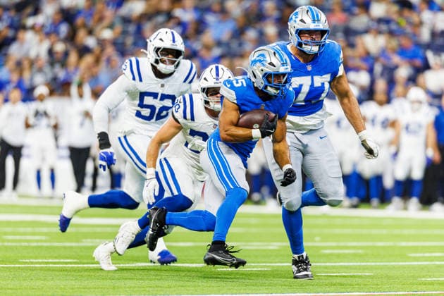 NFL, American Football Herren, USA 2026: Lions Vs Colts AUG 29 Aug 29, 2026; Indianapolis, Indiana, USA; Detroit Lions running back Jacob Saylors (25) runs with the ball during NFL preseason game action against the Indianapolis Colts at Lucas Oil Stadium. Mandatory Credit: John Mersits-Cal Media (Credit Image: Â John Mersits Cal Sport Media) Indianapolis Indiana USA EDITORIAL USE ONLY Copyright: xx ZUMA-20260829_zma_c04_256.jpg JohnxMersitsx csmphotothree515469