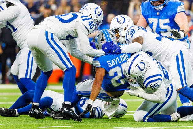 NFL, American Football Herren, USA 2026: Lions Vs Colts AUG 29 Aug 29, 2026; Indianapolis, Indiana, USA; Detroit Lions running back Jacob Saylors (25) is tackled by a host of Indianapolis Colts defenders during NFL preseason game action at Lucas Oil Stadium. Mandatory Credit: John Mersits-Cal Media (Credit Image: Â John Mersits Cal Sport Media) Indianapolis Indiana USA EDITORIAL USE ONLY Copyright: xx ZUMA-20260829_zma_c04_247.jpg JohnxMersitsx csmphotothree515478