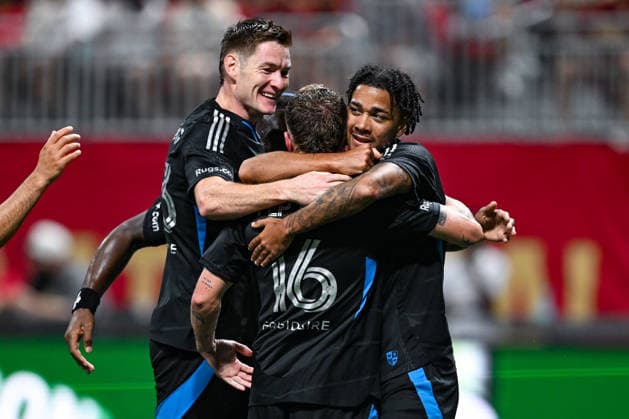 ATLANTA, GA - AUGUST 29: Charlotte teammates celebrate the goal scored by Idan Toklomati 9 during the MLS, Fussball Herren, USA match between Charlotte FC and Atlanta United FC on August 29th, 2026 at Mercedes-Benz Stadium in Atlanta, GA. (Photo by Rich von Biberstein Icon Sportswire) SOCCER: AUG 29 MLS Atlanta United vs Charlotte FC EDITORIAL USE ONLY Icon260829045