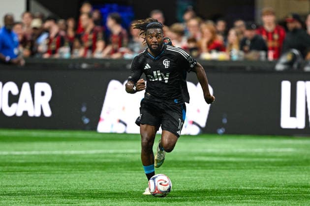 ATLANTA, GA - AUGUST 29: Allan Saint-Maximin 10 of Charlotte FC dribbles during the MLS, Fussball Herren, USA match between Charlotte FC and Atlanta United FC on August 29th, 2026 at Mercedes-Benz Stadium in Atlanta, GA. (Photo by Rich von Biberstein Icon Sportswire) SOCCER: AUG 29 MLS Atlanta United vs Charlotte FC EDITORIAL USE ONLY Icon260829050