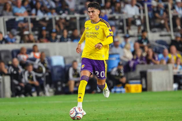 August 29, 2026, St. Paul, Minnesota, United States: Orlando City midfielder EDUARD ATUESTA (20) looks to pass. Minnesota United hosted Orlando City on August 29th. The teams faced off at Allianz Field in St. Paul, Minnesota. The game ended in a draw 3-3. MLS, Fussball Herren, USA 2026 - Minnesota United 3:3 Orlando City  - ZUMAt166 20260829_zsp_t166_032 Copyright: xMichaelxTurnerx