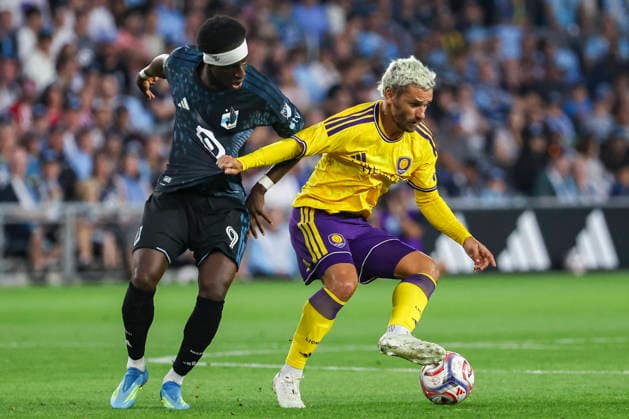 August 29, 2026, St. Paul, Minnesota, United States: Orlando City forward ANTOINE GRIEZMANN (7) holds off Minnesota United FC forward KELVIN YEBOAH (9). Minnesota United hosted Orlando City on August 29th. The teams faced off at Allianz Field in St. Paul, Minnesota. The game ended in a draw 3-3. St. Paul United States - ZUMAt166 20260829_zsp_t166_029 Copyright: xMichaelxTurnerx