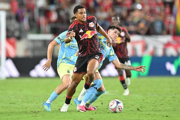 August 29, 2026, Harrison, New Jersey, United States of America: Harrison, New Jersey United States of America. 29 Aug, 2026. New York Red Bulls defender JUSTIN CHE (2) in action at Sports Illustrated Stadium Philadelphia Union defeats New York Red Bulls 3 to 1. Credit: , Jr. Zuma Press MLS, Fussball Herren, USA 2026: Philadelphia Union 3:1 New York Red Bulls.  - ZUMAa301 20260829_aaf_a301_014 Copyright: xBrooksxVonxArxx