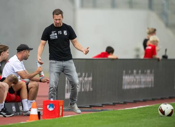 SOCCER REGIONAL LEAGUE NORTHEAST 2026–2027 SEASON, MATCHDAY 7: FC ROT WEISS ERFURT VS. BFC PREUSSEN ** FOR EDITORIAL PURPOSES ONLY ** EDITORIAL USE ONLY ** p 29 08 2026 Erfurt Soccer Northeast Regional League Matchday 7, 2026–2027 Season, Steigerwaldstadion, FC Rot Weiss Erfurt vs. BFC Preussen (pictured), Coach Fabian Gerber, FC Rot Weiss Erfurt, Germany, Thuringia, Erfurt. Copyright SaschaxFromm Copyright: SaschaxFromm doc87dl88abb9f9jevvfcc ,EDITORIAL USE ONLY Copyright: SaschaxFromm