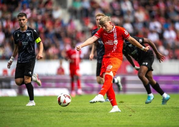 SOCCER REGIONAL LEAGUE NORTHEAST 2026–2027 SEASON, MATCHDAY 7: FC ROT WEISS ERFURT vs. BFC PREUSSEN ** FOR EDITORIAL PURPOSES ONLY ** EDITORIAL USE ONLY ** p 29 08 2026 Erfurt Soccer Northeast Regional League Matchday 7, 2026–2027 Season, Steigerwaldstadion, FC Rot Weiss Erfurt vs. BFC Preussen, photo by Marco Wolf, 10 FC Rot Weiss Erfurt, Germany, Thuringia, Erfurt, Copyright SaschaxFromm Copyright: SaschaxFromm doc87dl0xr2qn71f2sxhdlr ,EDITORIAL USE ONLY Copyright: SaschaxFromm
