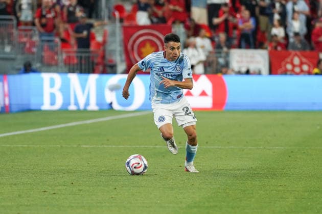 Toronto FC v NewYork City FC - MLS, Fussball Herren, USA Agustin Ojeda 26 of New York City FC runs with the ball during the Major League Soccer Match between Toronto FC and NewYork City FC at BMO Field Stadium. on August 29, 2026 in Toronto, Canada. (Photo by Leonardo Ramirez Eyepix Group) Copyright: xLeonardoxRamirezx xEyepixxGroupx LR29082026-06135