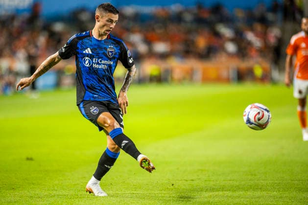 August 29, 2026, Houston, Texas, USA: A San Jose Earthquakes player passes during the MLS, Fussball Herren, USA match between the San Jose Earthquakes and the Houston Dynamo at Shell Energy Stadium. Soccer 2026: Dynamo 0:0 Earthquakes  - ZUMAn340 20260829_zsp_n340_030 Copyright: xJoexNogalskix