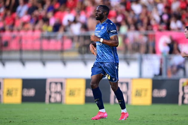 AC Monza v Udinese Calcio - Serie A 2026 27 Keinan Davis of Udinese Calcio looks on during a Serie A match between AC Monza and Udinese Calcio at Brianteo Stadium in Monza, Italy, on August 29, 2026. Monza Lombardy Italy  Copyright: xAndreaxDiodatox originalFilename:diodato-acmonzav260829_npPFZ.jpg