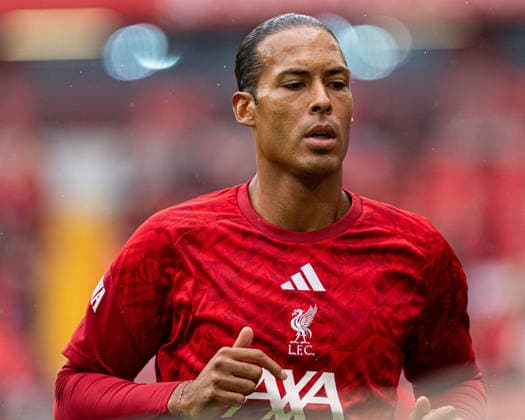 Liverpool v Nottingham Forest FC - Premier League 2026 27 Virgil van Dijk of Liverpool warms up during the Premier League match between Liverpool and Nottingham Forest at Anfield in Liverpool, on August 29, 2026. Liverpool Merseyside United Kingdom  Copyright: xMIxNewsx originalFilename:fletcher-liverpoo260829_npE1W.jpg