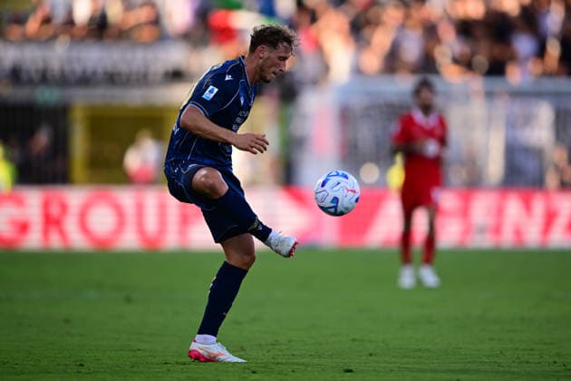 AC Monza v Udinese Calcio - Serie A 2026 27 Mergim Vojvoda of Udinese Calcio in action during the Serie A match between AC Monza and Udinese Calcio at Brianteo Stadium in Monza, Italy, on August 29, 2026. Monza Lombardy Italy  Copyright: xAndreaxDiodatox originalFilename:diodato-acmonzav260829_npcR0.jpg
