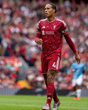 Liverpool v Nottingham Forest FC - Premier League 2026 27 Virgil van Dijk of Liverpool during the Premier League match between Liverpool and Nottingham Forest at Anfield in Liverpool, on August 29, 2026. Liverpool Merseyside United Kingdom  Copyright: xMIxNewsx originalFilename:fletcher-liverpoo260829_np5Su.jpg