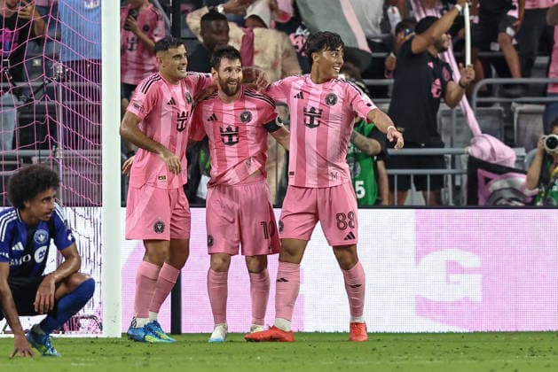 August 29, 2026, Miami, Florida, USA: LIONEL MESSI (10) celebrates a goal scored with GERMAN BERTERAME (19) and ALEXANDER SHAW (88) of Inter Miami CF during a MLS, Fussball Herren, USA soccer match between Inter Miami CF and CF Montreal Soccer 2026: Inter Miami CF 7:1 CF Montreal.  - ZUMAa257 20260829_zsp_a257_044 Copyright: xChrisxArjoonx