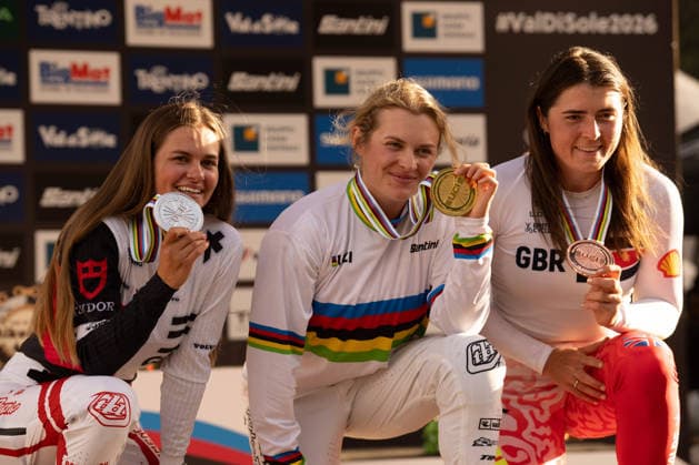 IPA87930602 - HOLL Valentina, BAUMANN Lisa, and HARNDEN Harriet during the Elite Women s Downhill race at the Val di Sole UCI Mountain Bike World Championships—the DHI race at Val di Sole Downhill—on August 29, 2026.  Copyright: xFabioxAverna IPAxSportx xx 87930602