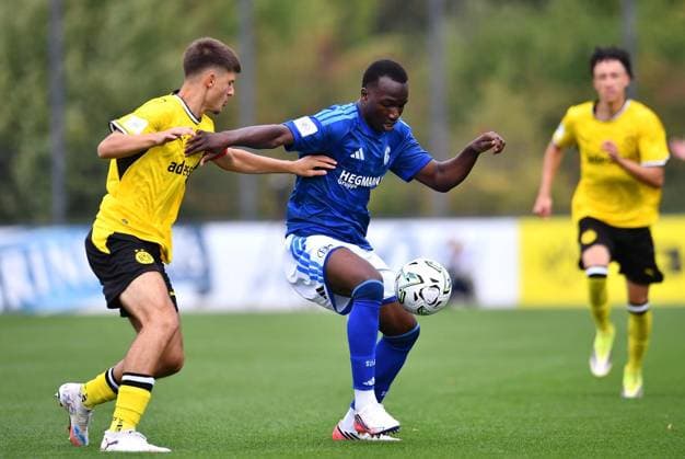 Borussia Dortmund U17 vs. Schalke 04 U17 ** FOR EDITORIAL PURPOSES ONLY ** EDITORIAL USE ONLY ** p Soccer U17 DFB Youth League Group G Matchday 4 Borussia Dortmund U17 vs. Schalke 04 U17 on August 30, 2026, at BVB Hohenbuschei Soccer Park in Dortmund Georgios Zisopoulos, Borussia Dortmund U17, on the left: Aboubacar Koba Bangoura, Schalke 04 U17; on the right: Germany, North Rhine-Westphalia, Dortmund. Copyright ThorstenxTillmann Copyright: ThorstenxTillmann doc87dsajoclwy16byuscvq ,EDITORIAL USE ONLY Copyright: ThorstenxTillmann