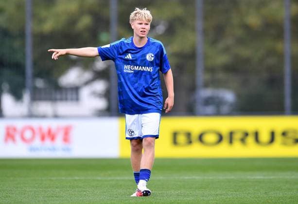 Borussia Dortmund U17 vs. Schalke 04 U17 ** FOR EDITORIAL PURPOSES ONLY ** EDITORIAL USE ONLY ** p Soccer U17 DFB Youth League Group G Matchday 4 Borussia Dortmund U17 vs. Schalke 04 U17 on August 30, 2026, at the BVB Hohenbuschei Soccer Park in Dortmund Konrad Alfes Schalke 04 U17 Germany North Rhine-Westphalia Dortmund Copyright ThorstenxTillmann Copyright: ThorstenxTillmann doc87dsajqa8esnv2xvd28 ,EDITORIAL USE ONLY Copyright: ThorstenxTillmann