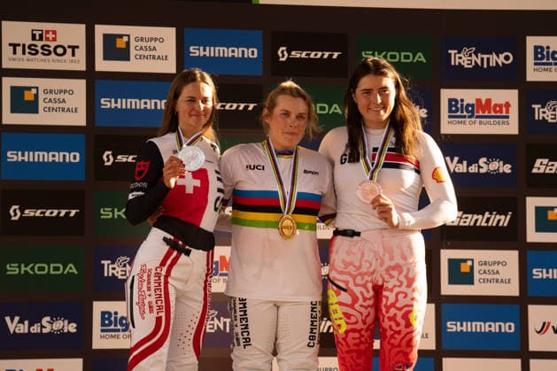 IPA87930619 - HOLL Valentina, BAUMANN Lisa, and HARNDEN Harriet during the Elite Women’s Downhill race at the Val di Sole UCI Mountain Bike World Championships—the DHI race at Val di Sole Downhill—on August 29, 2026.  Copyright: xFabioxAverna IPAxSportx xx 87930619