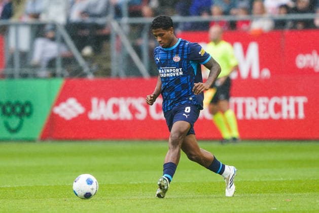 2026-08-30 FC Utrecht v PSV Eindhoven - Dutch Vrienden Loterij Eredivisie UTRECHT, NETHERLANDS - AUGUST 30: Noah Fernandez of PSV Eindhoven hits the ball during a Dutch Vrienden Loterij Eredivisie at Stadion Galgenwaard on August 30, 2026 in Utrecht, Netherlands. Utrecht Stadion Galgenwaard Netherlands Content not available for redistribution in The Netherlands directly or indirectly through any third parties. Copyright: xAndrexWeeningx